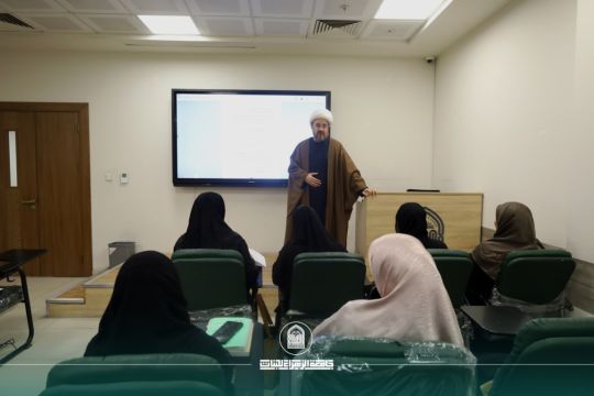 دورة علمية في كلية التربية بعنوان "أدعية القرآن الكريم" تسلط الضوء على أبعاد الدعاء المعرفية والتربوية