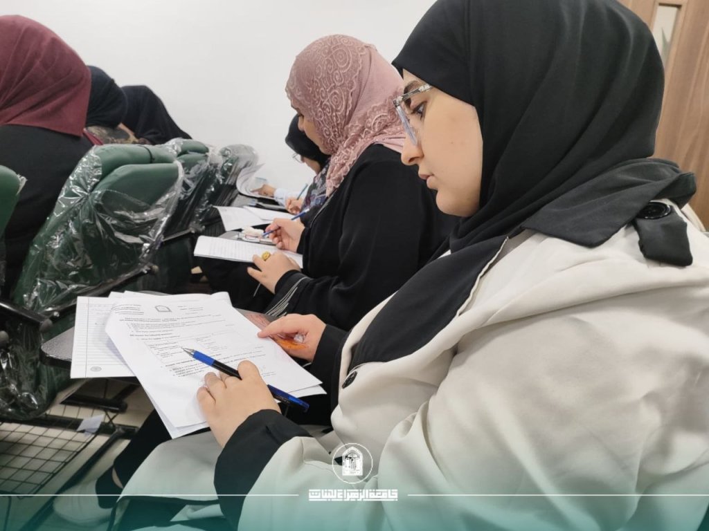 السيدة العميدة تتابع سير الامتحانات النهائية ميدانياً