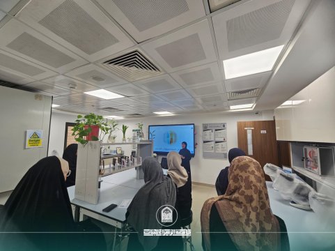 “مهارات السيطرة على الضغوط وتحويلها إلى دافع إيجابي… ورشة تطويرية لطالبات الكلية”