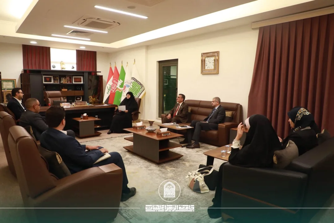 رئيسة جامعة الزهراء تستقبل وفداً من هيئة الصحة والتعليم الطبي لبحث تعزيز التعاون العلمي