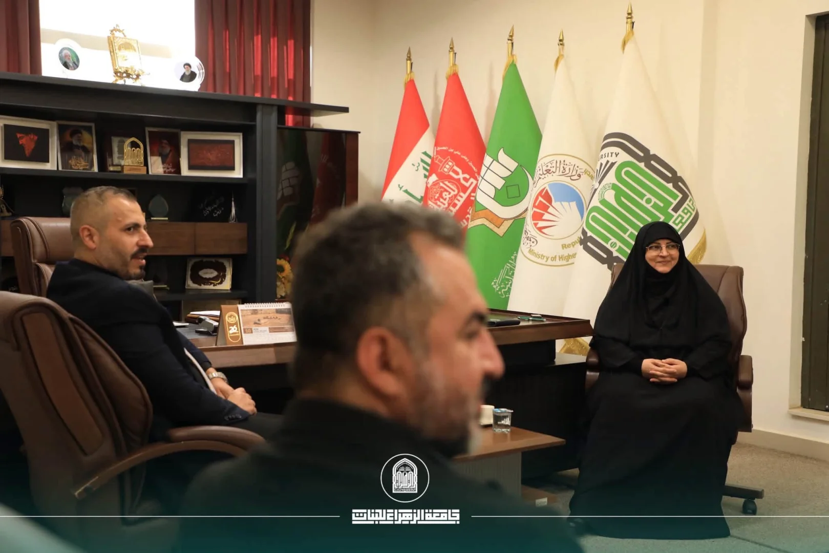 رئيسة جامعة الزهراء تستقبل لجنة وزارية لتفقد الأقسام الداخلية
