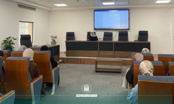 كلية الهندسة وتكنولوجيا المعلومات تنظّم ورشة تدريبية تعزّز ثقة طالباتها في استخدام برامج المايكروسوفت