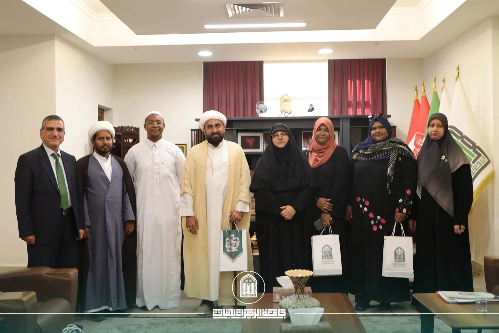 رئيسة جامعة الزهراء تستقبل وفداً من جمهورية مدغشقر لبحث استعدادات استقبال الطالبات