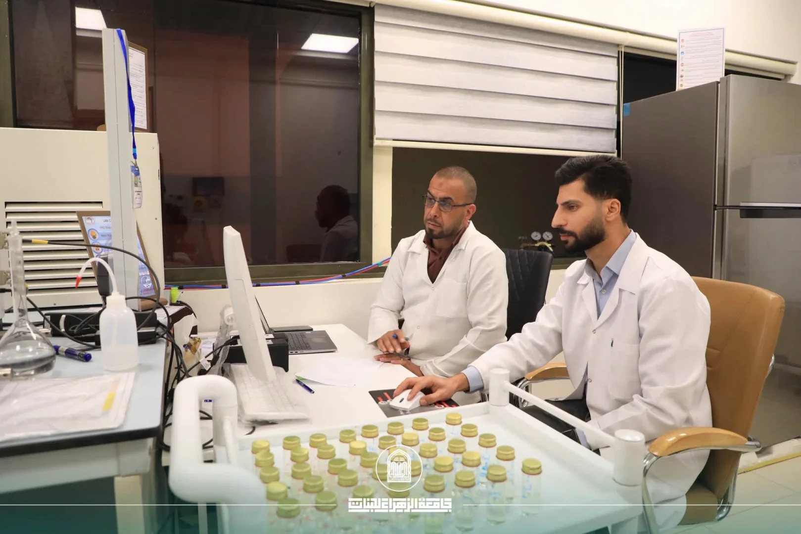 أجهزة وتقنيات متقدمة تعزز خدمات مركز الزهراء وتستقطب الباحثين