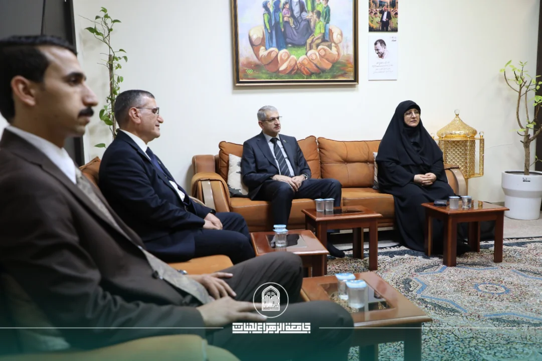 رئيسة جامعة الزهراء تقدم التعازي بوفاة معاون رئيس قسم التربية والتعليم في العتبة الحسينية المقدسة