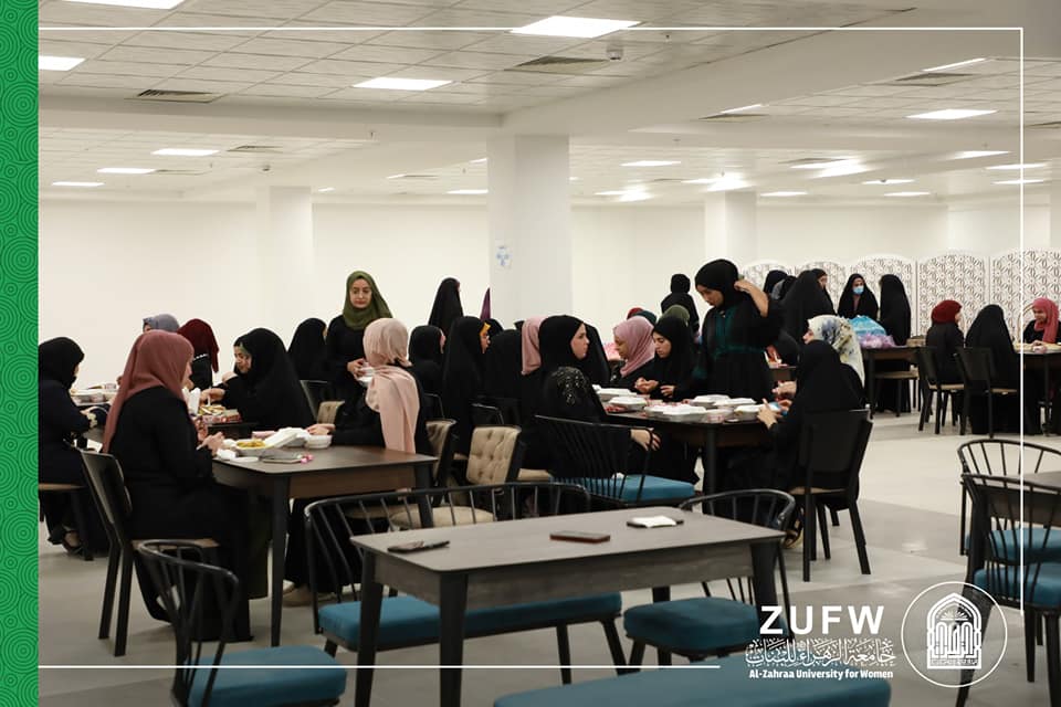 بعد إن افتقدوا لموائد رمضان مع عوائلهم هذا العام، جامعة الزهراء (ع) للبنات تعيد طقوس الإفطار الرمضاني لطالبات الأقسام الداخلية .