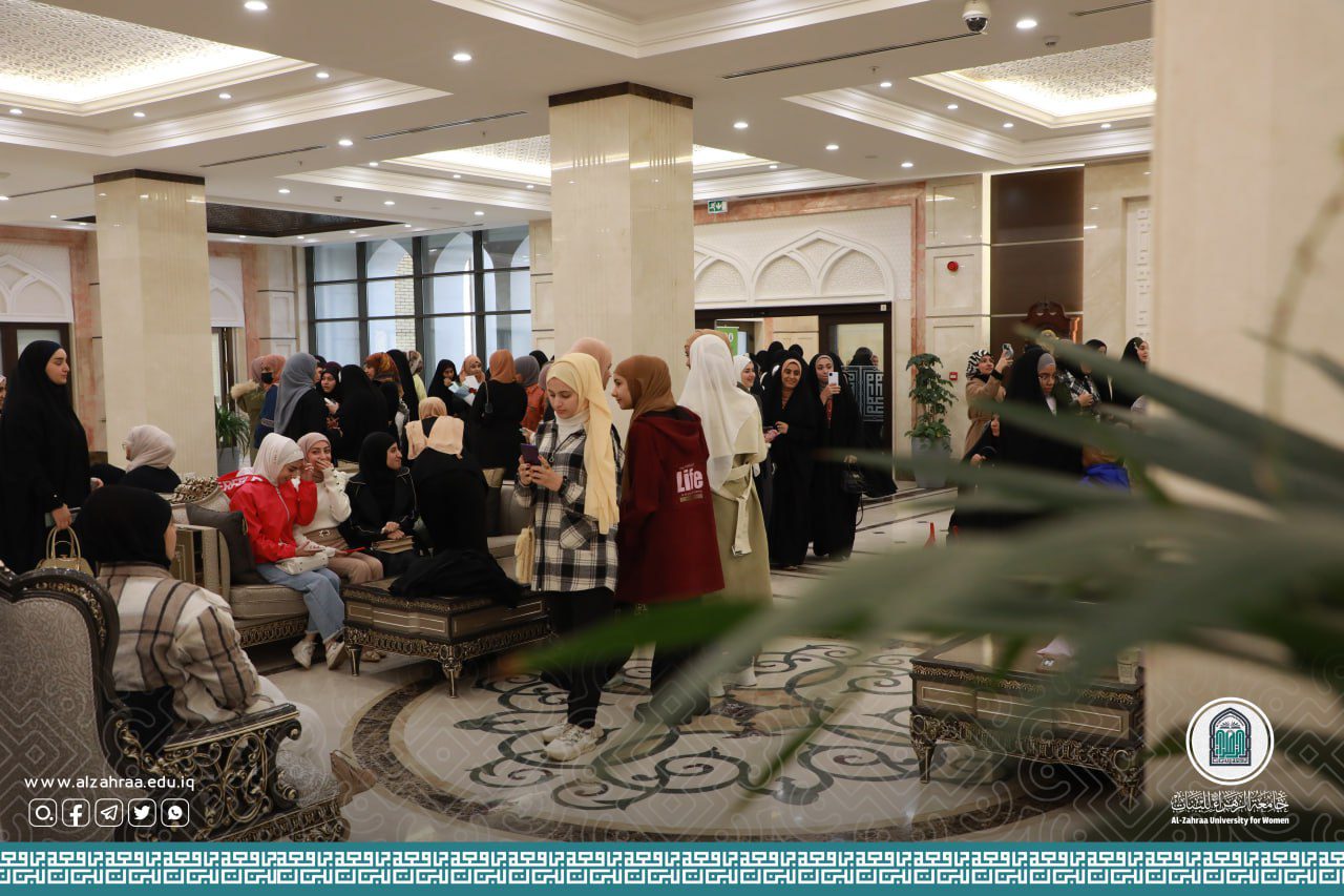 جامعة الزهراء (عليها السلام) تستقبل طالبات مدسة السما في زيارة علمية