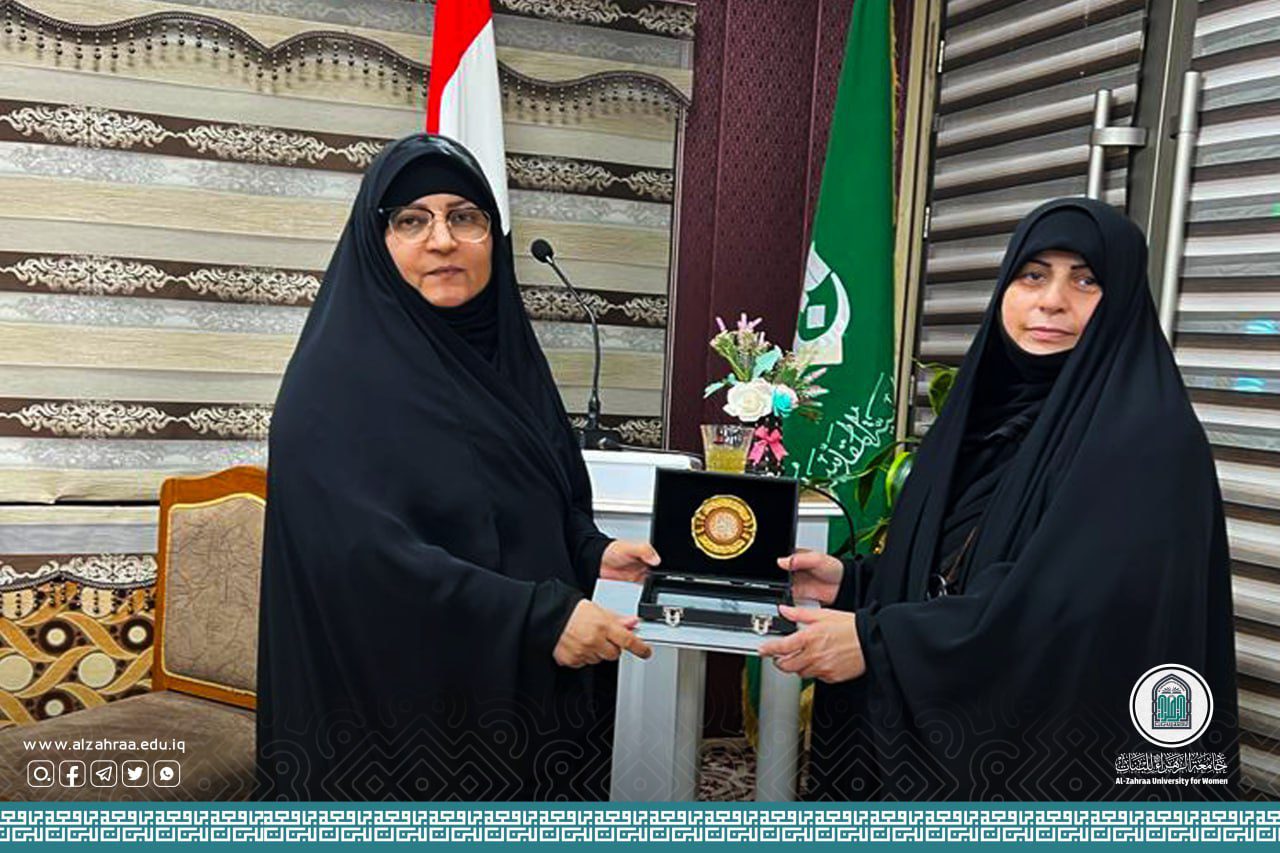 العتبتان المقدستان الحسينية والعباسية..سعي دائم من أجل تثقيف وتوعية نساء المجتمع.