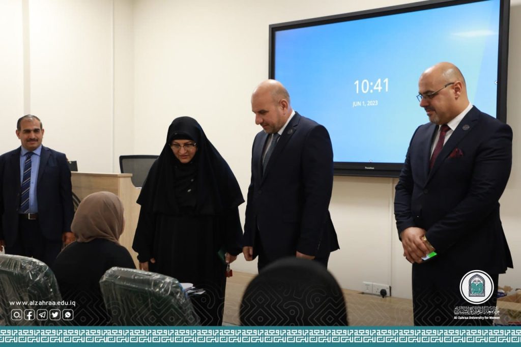 اللجنة الوزارية المكلفة بالإشراف على الامتحانات التقويمية النهائية تواصل مهامها في كلية الصيدلة بجامعة الزهراء (عليها السلام) للبنات.