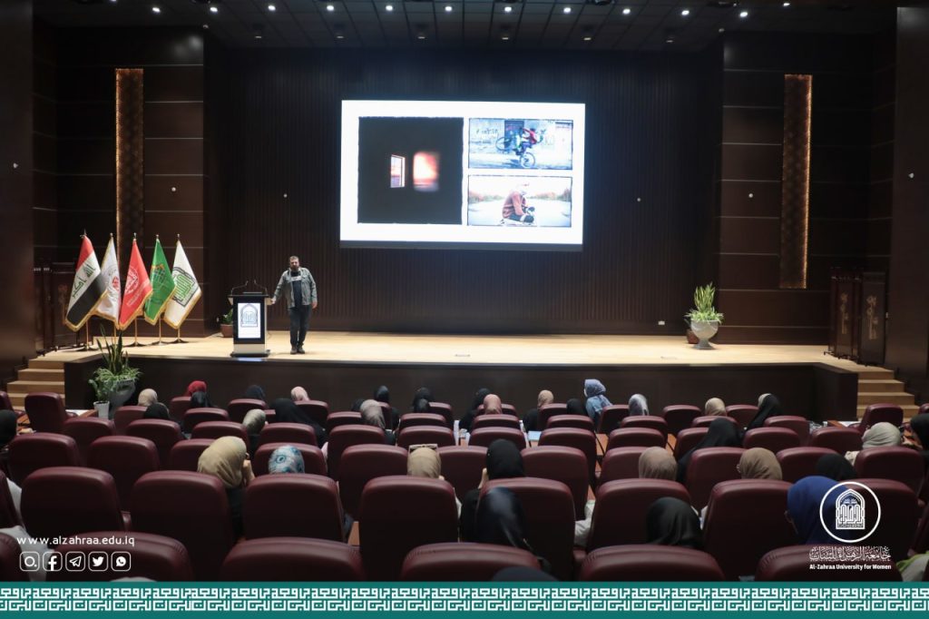 التصوير بواسطة الموبايل: دورة تدريبية في جامعة الزهراء للبنات