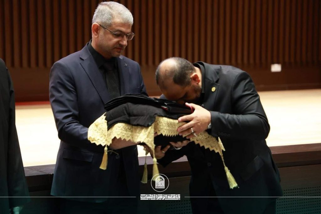 جامعة الزهراء (عليها السلام) للبنات تنظّم مراسيم رفع راية عاشوراء