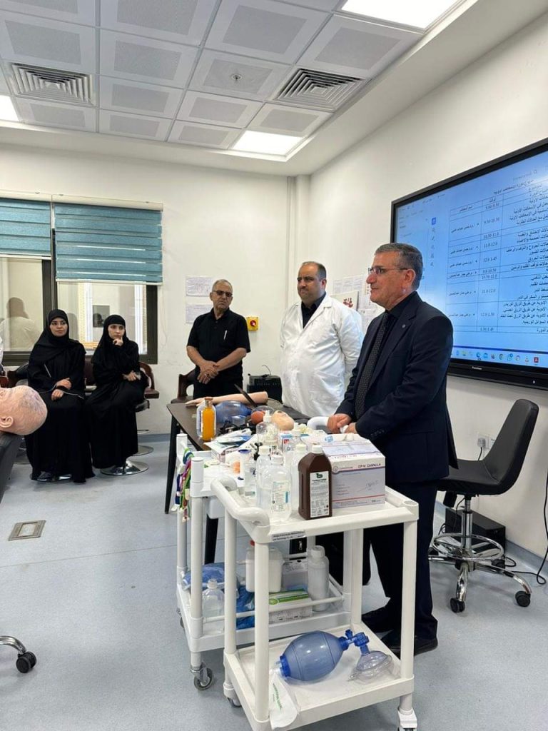 Al-Zahraa University for Women holds a training course in preparation for medical platoon service for Imam Hussein’s Arabeen visitors