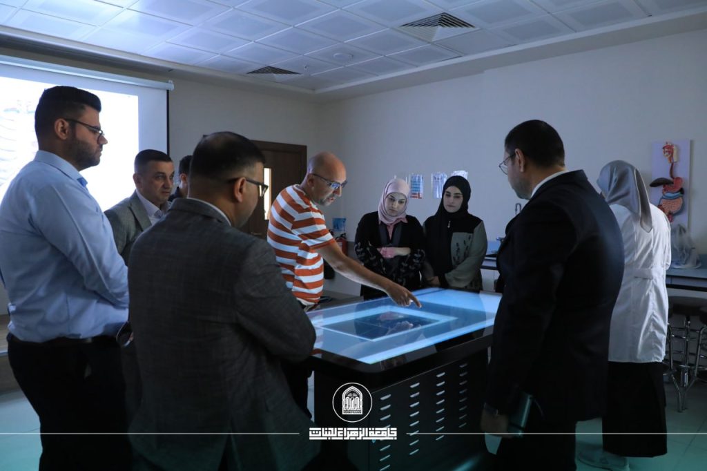 كلية الصيدلة تقدم ورشة تدريبية حول منضدة التشريح الافتراضي