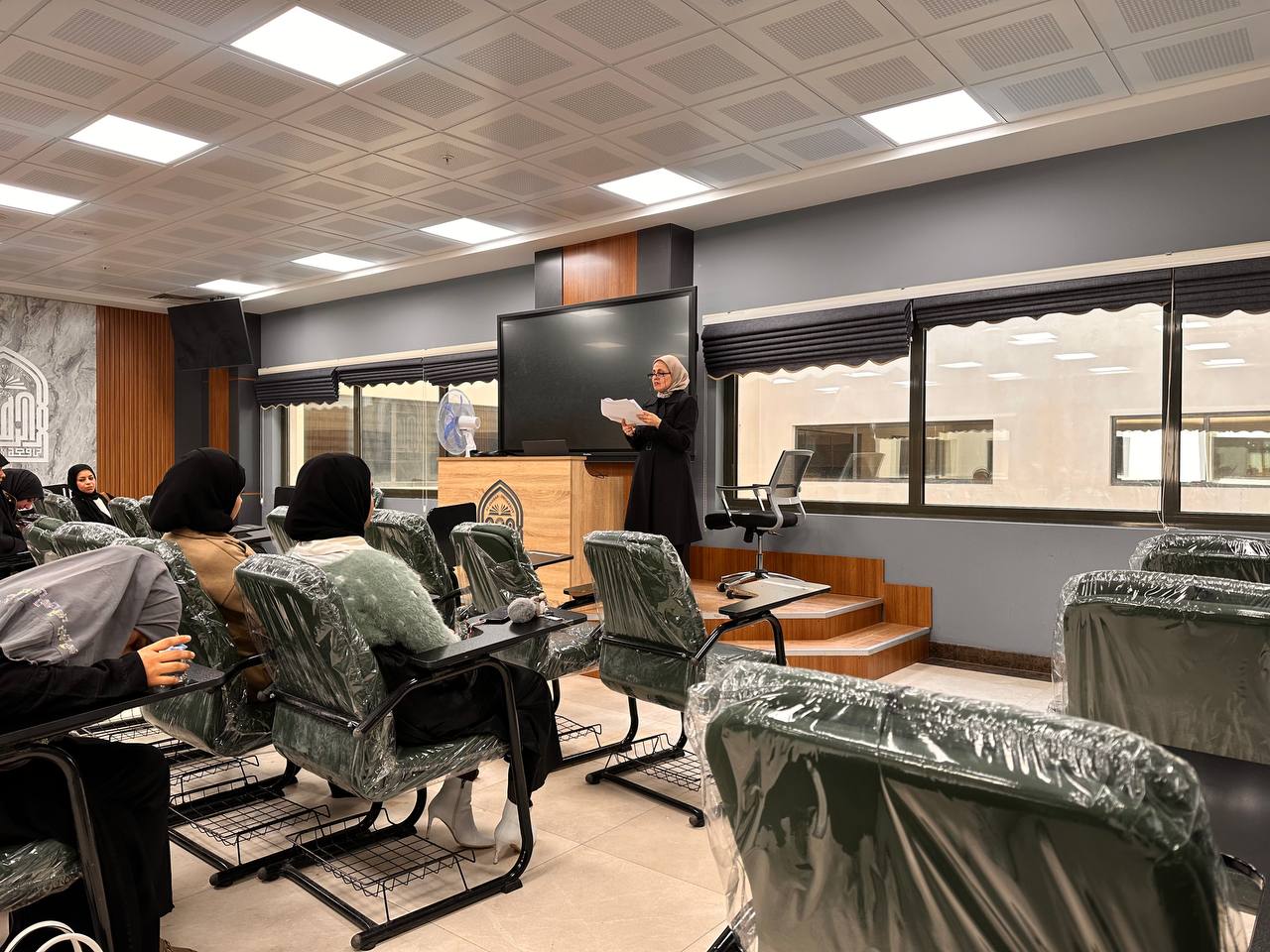 أقامت كلية التربية بالتعاون مع شعبة التأهيل والتوظيف ومركز التعليم المستمر الورشة العلمية الموسومة (إنشاء المشاريع الريادية الصغيرة والمتوسطة)