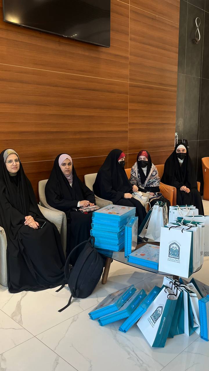 قسم اللغة الانجليزية بجامعة الزهراء (عليها السلام) للبنات يزور مركز المجتبى لامراض الدم وزرع نخاع العظم