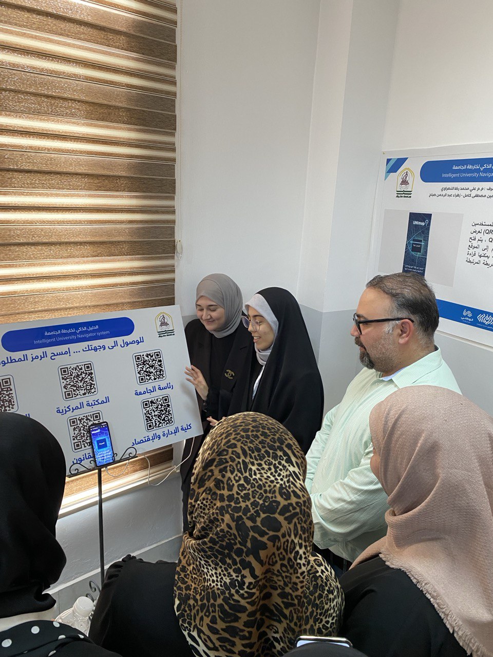 مشاركة رئيس قسم هندسة الامن السيبراني في جامعة الزهراء (عليها السلام )الدكتور محمد ابو المعالي في معرض المشاريع في جامعة كربلاء .