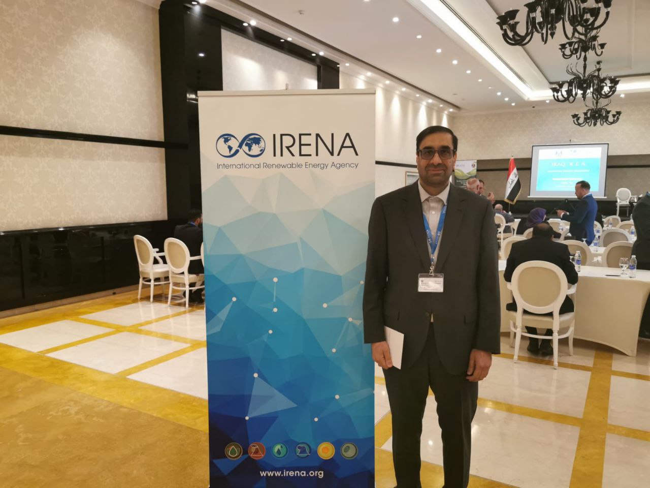 مشاركة عميد كلية هندسة تكنولوجيا المعلومات وجامعة الزهراء في ملف الطاقة للبلد