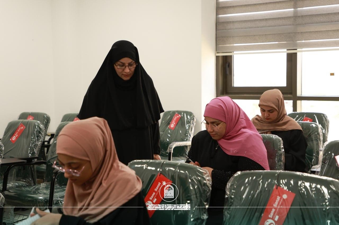 بالصور.. عميدة كلية الهندسة في جامعة الزهراء للبنات تتابع ميدانياً سير الامتحانات وتؤكد على بيئة تعليمية نموذجية